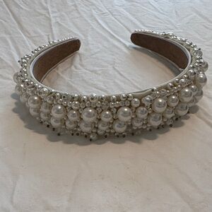 Elegant Pearl Embellished Headband